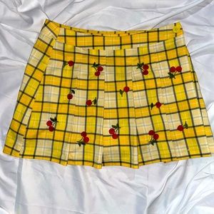 Forever 21 Cherry Skort Yellow Plaid size Large